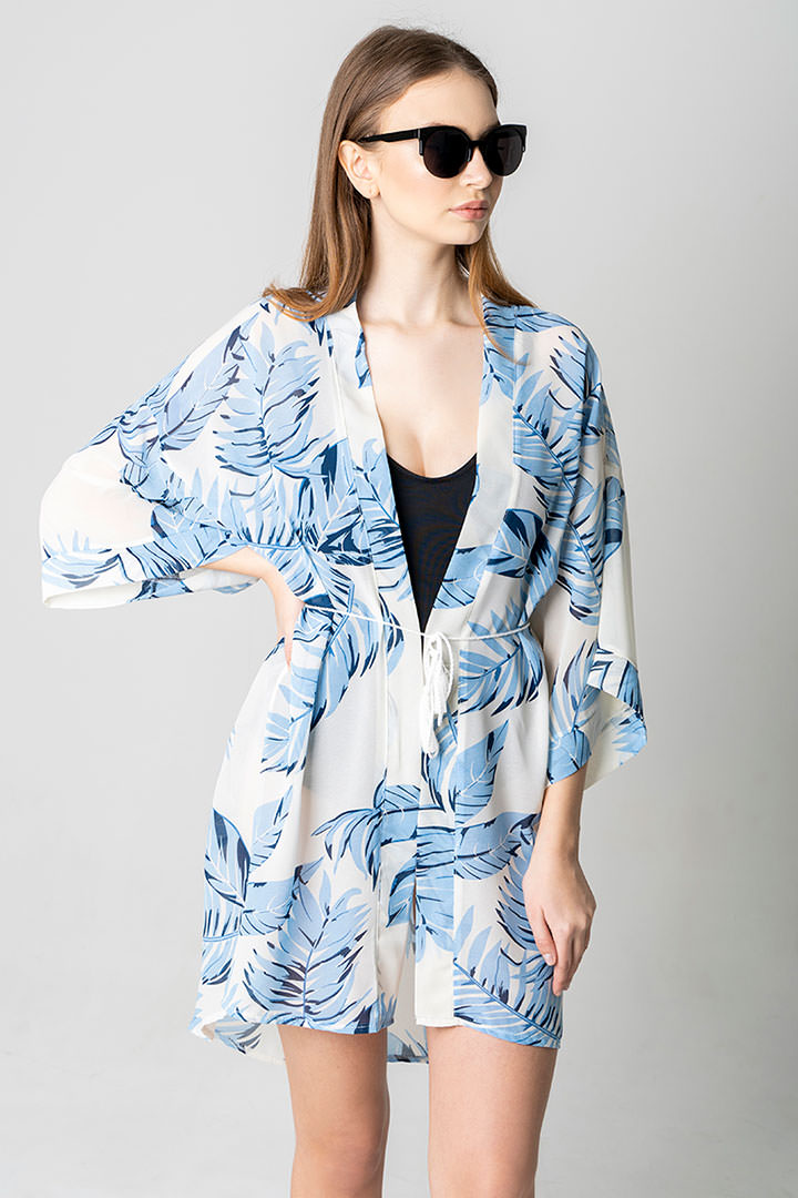 Фото товара 19077, туника с поясом бело-голубая